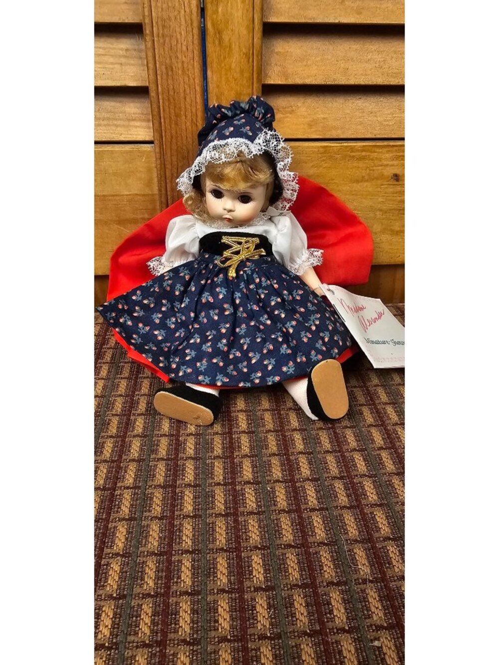 Madame Alexander Germany Doll 8" Vintage Collectible With Tag In Traditional Dre